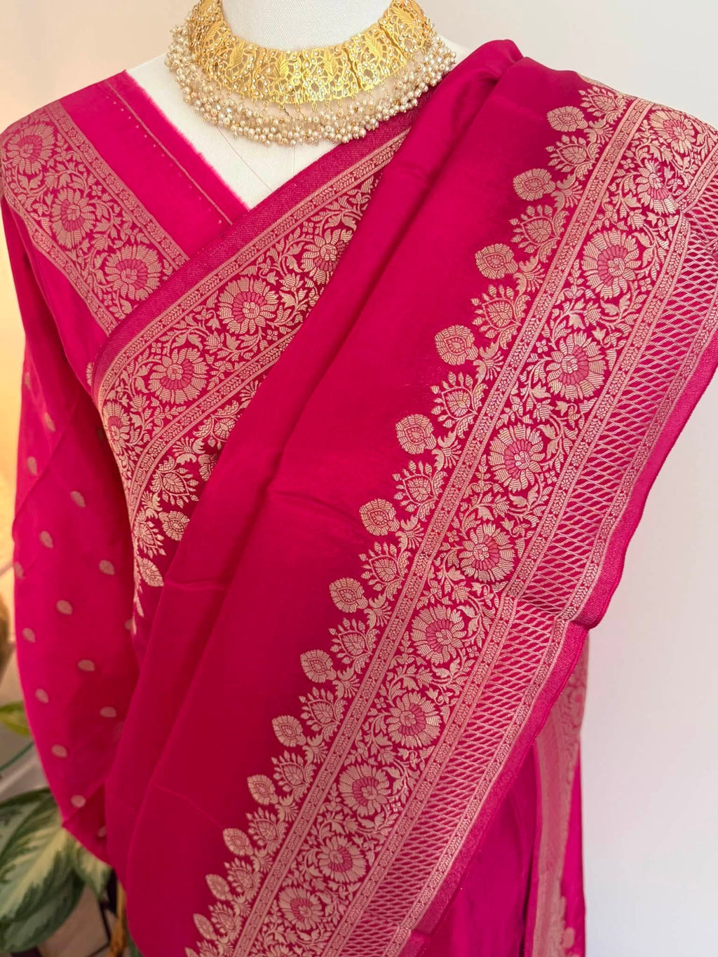 Pure viscoss silk benarashi sharee (Magenta)