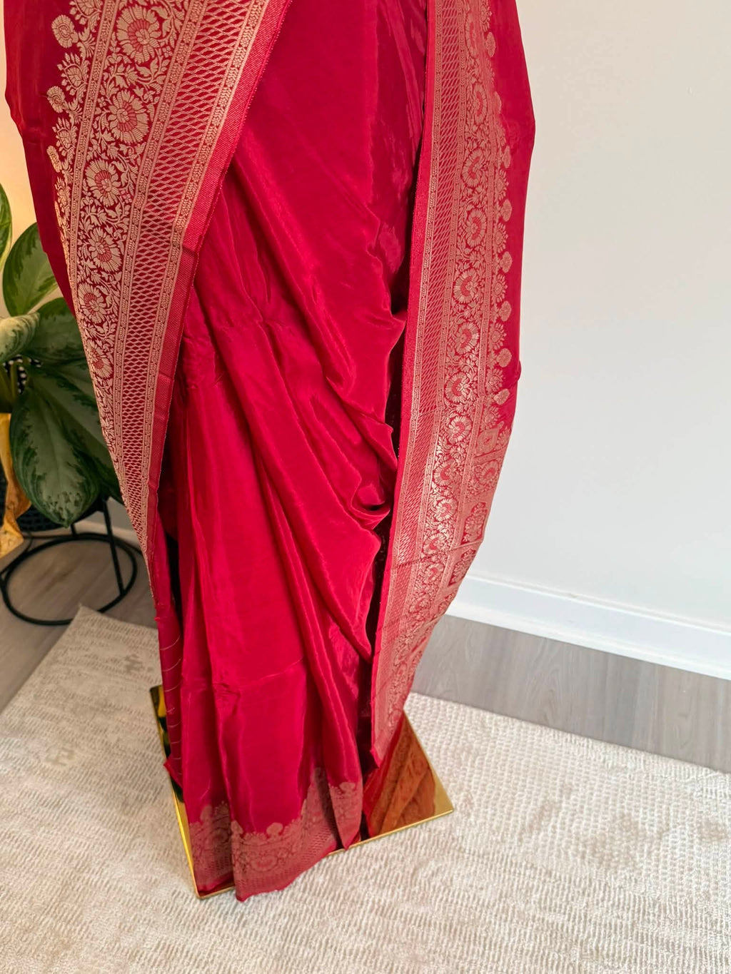 Pure viscoss silk benarashi sharee (Crimson Red)