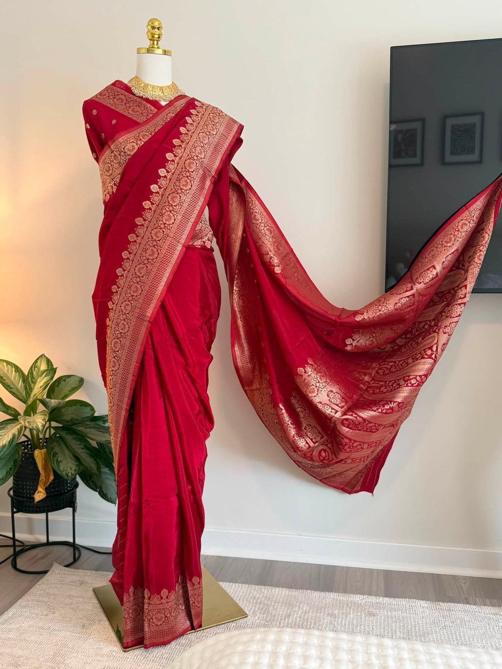 Pure viscoss silk benarashi sharee (Crimson Red)