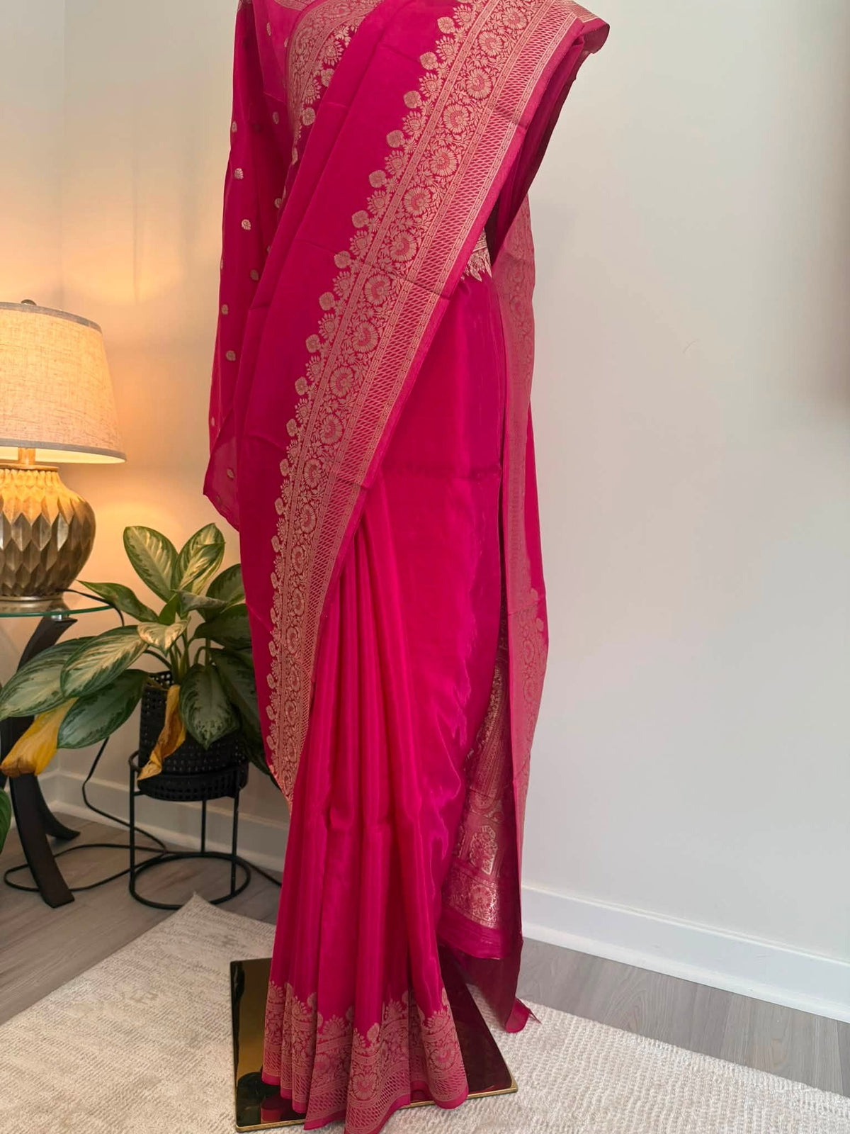 Pure viscoss silk benarashi sharee (Magenta)