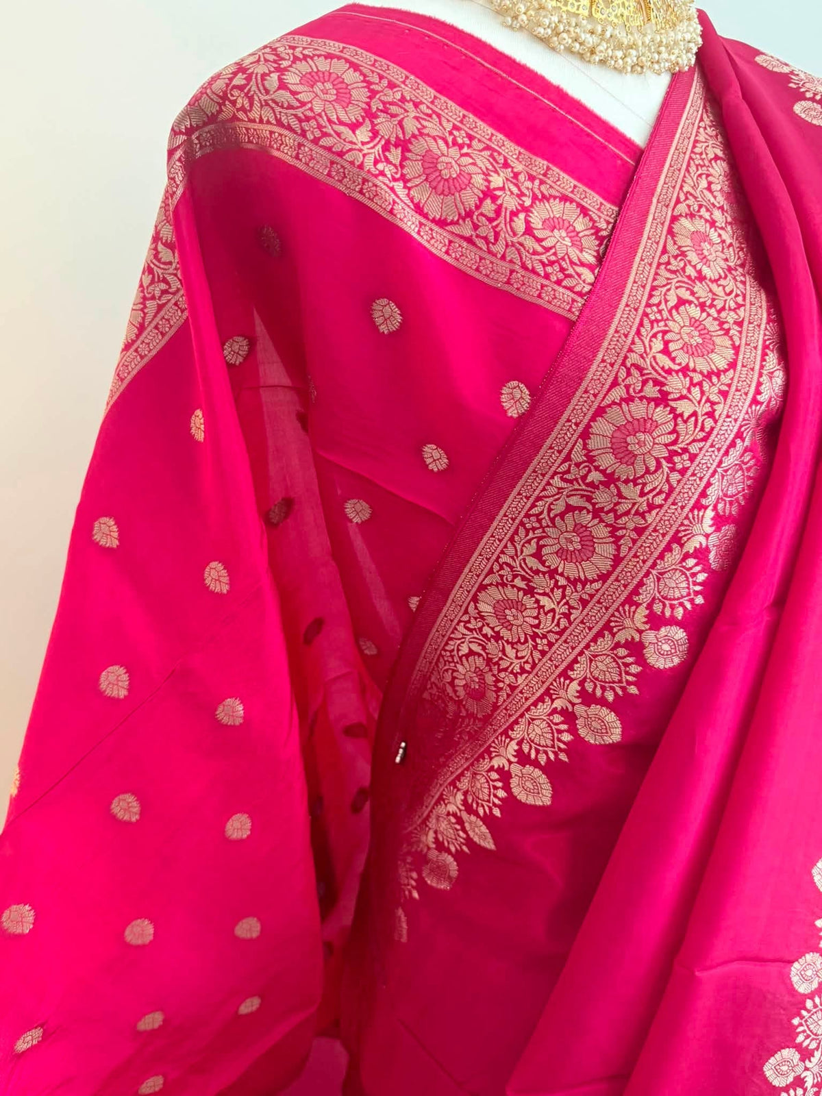 Pure viscoss silk benarashi sharee (Magenta)